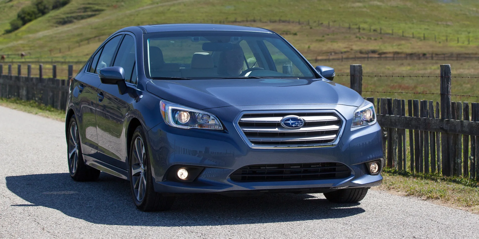 2015 Subaru Legacy photo 1