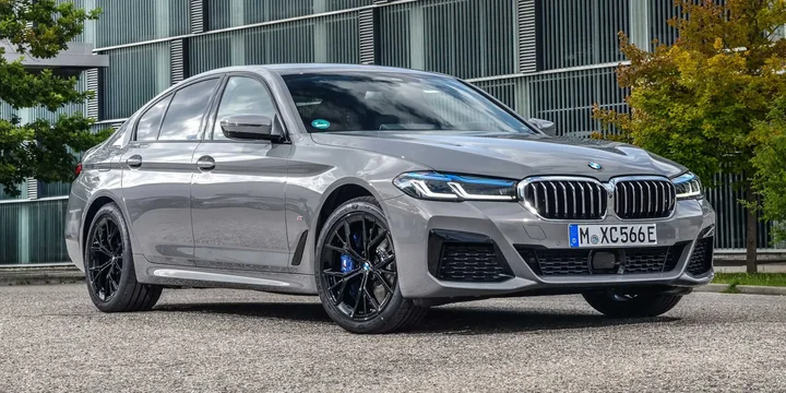 2021 BMW 2021-bmw-5-series-545e-xdrive-sedan-steptronic-8-speed main image