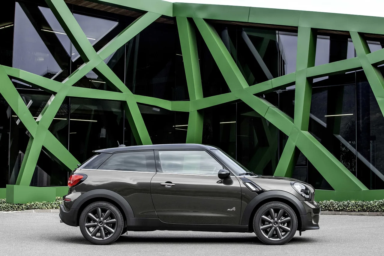 Exterior 3