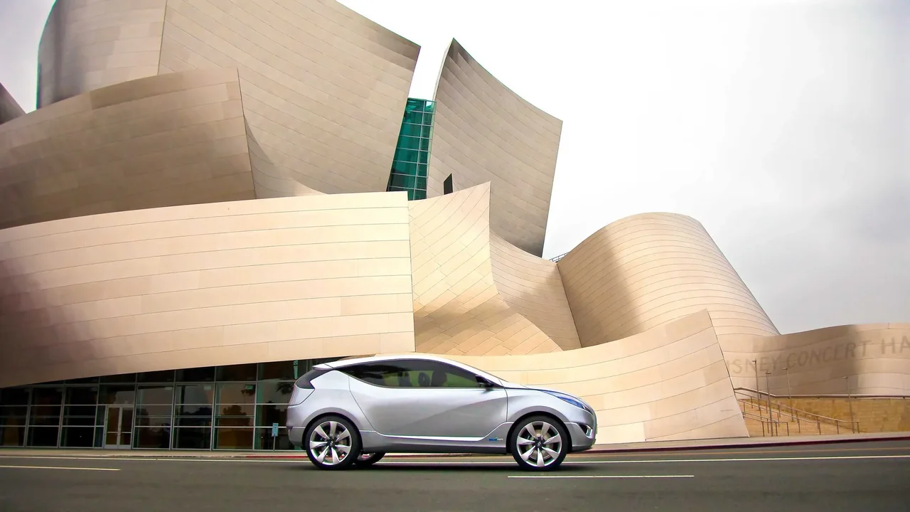 Exterior 3