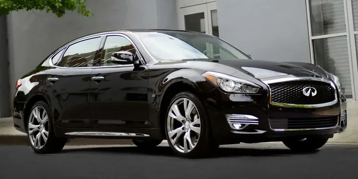 2015 Infiniti 2015-infiniti-q70-sedan-l-56-v8-automatic-7-speed-426ps main image