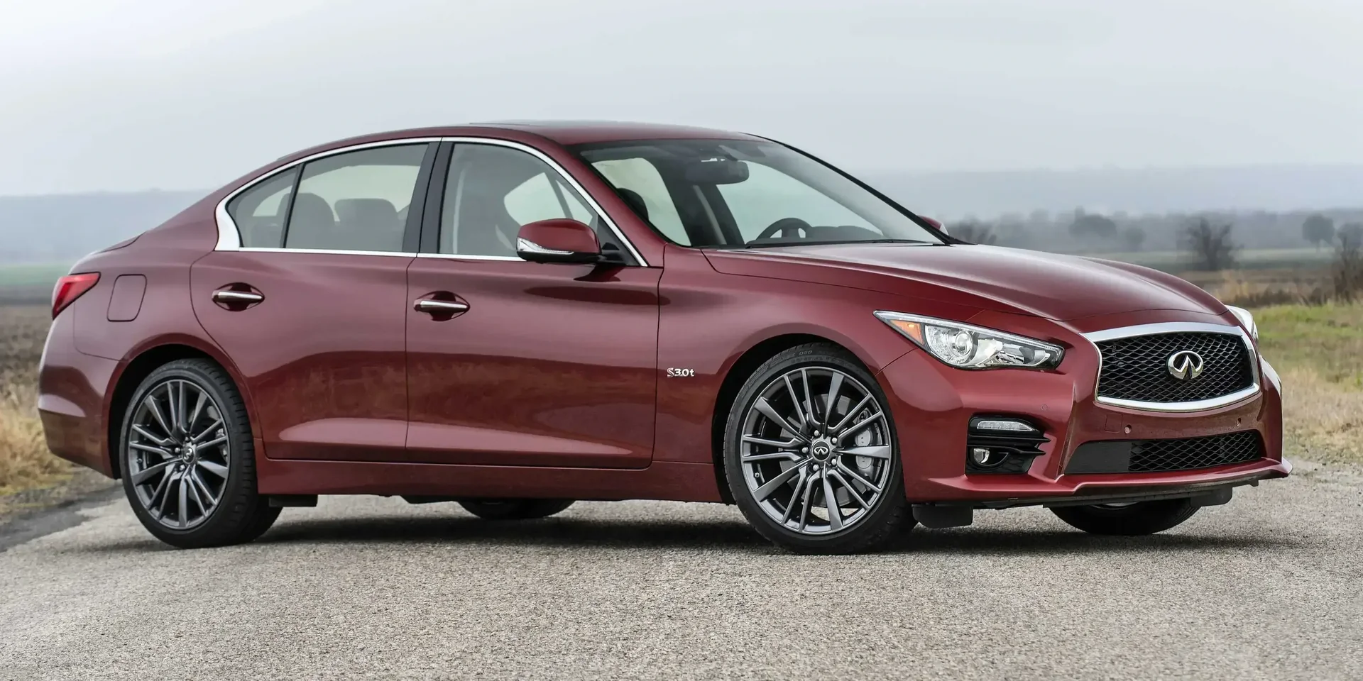 2016 Infiniti Q50 photo 1