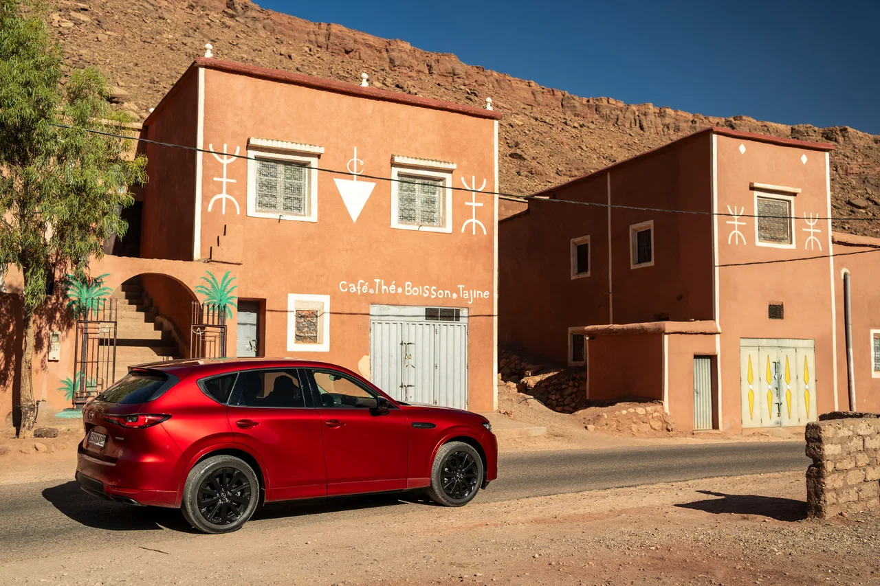 Exterior 4