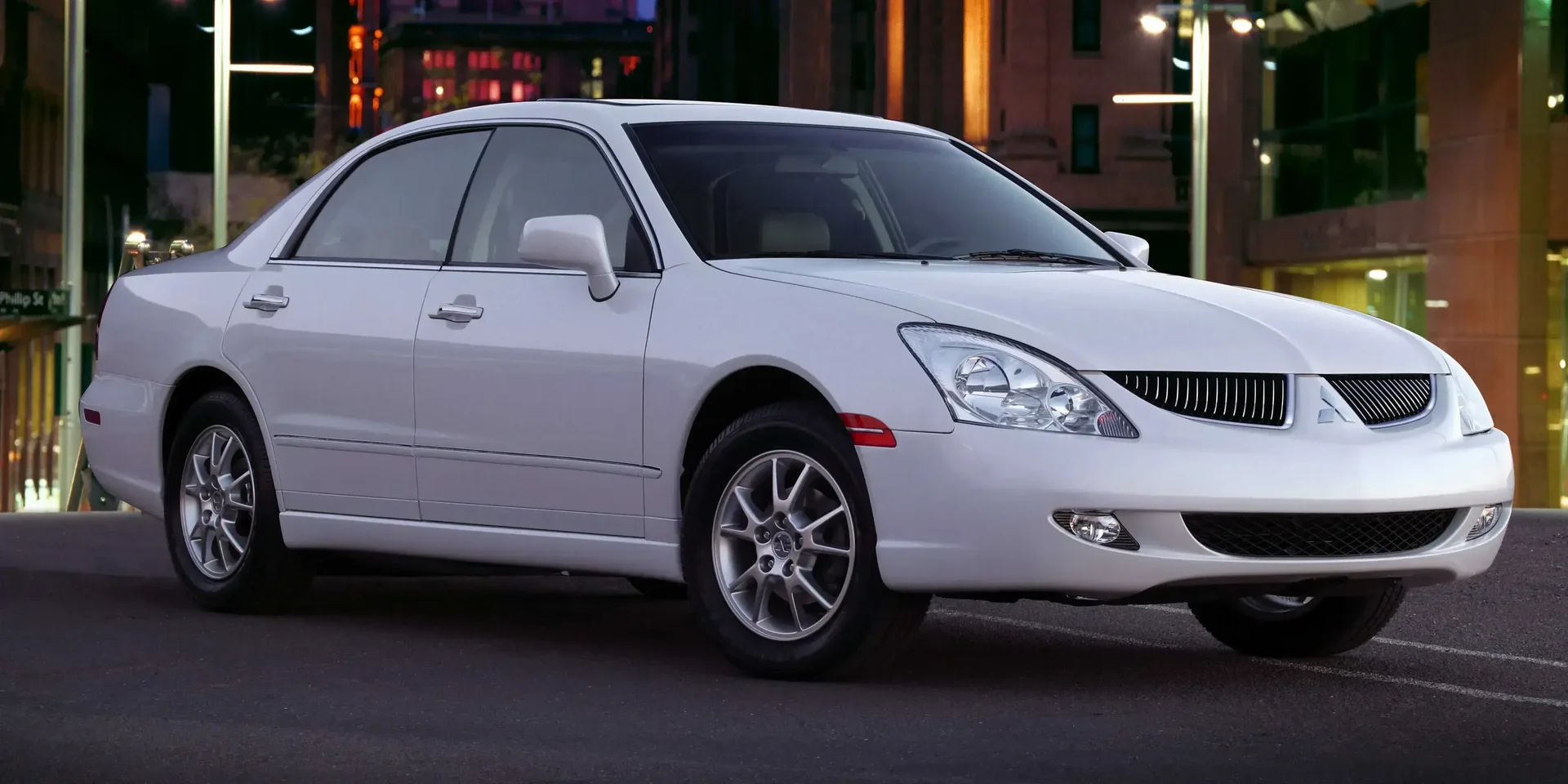 2004 Mitsubishi Diamante photo 1