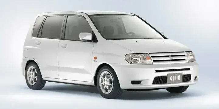 2000 Mitsubishi 2000-mitsubishi-dingo-generation-cq0-facelift main image