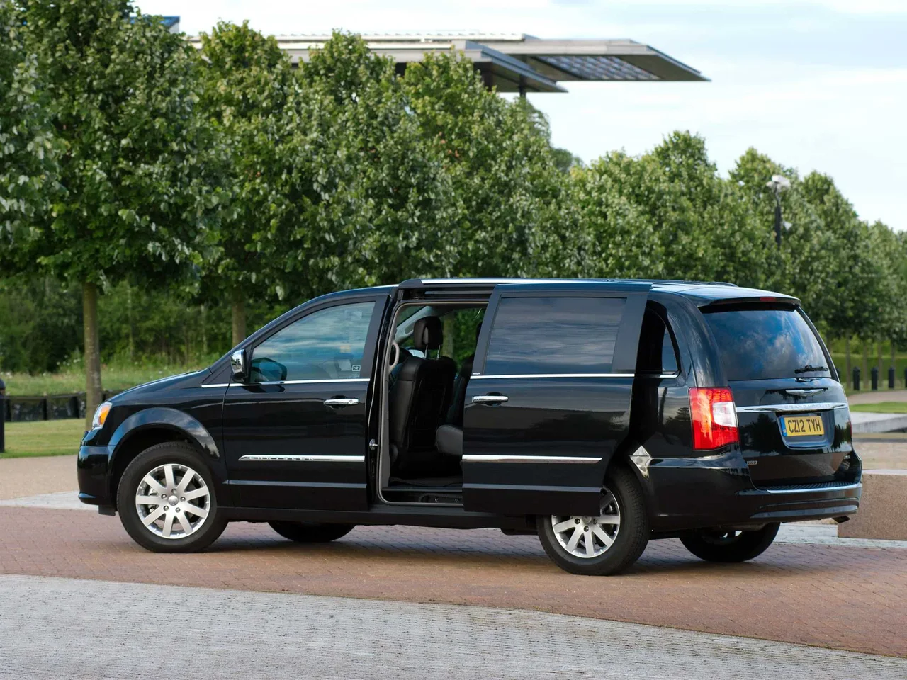 Exterior 3