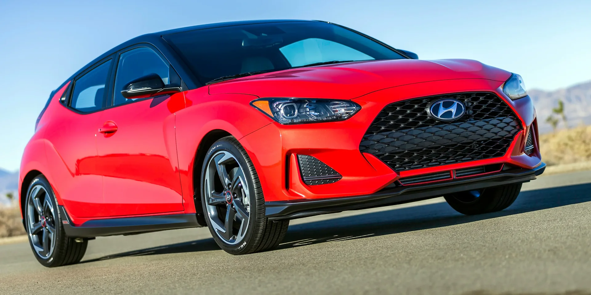 2020 Hyundai Veloster photo 1