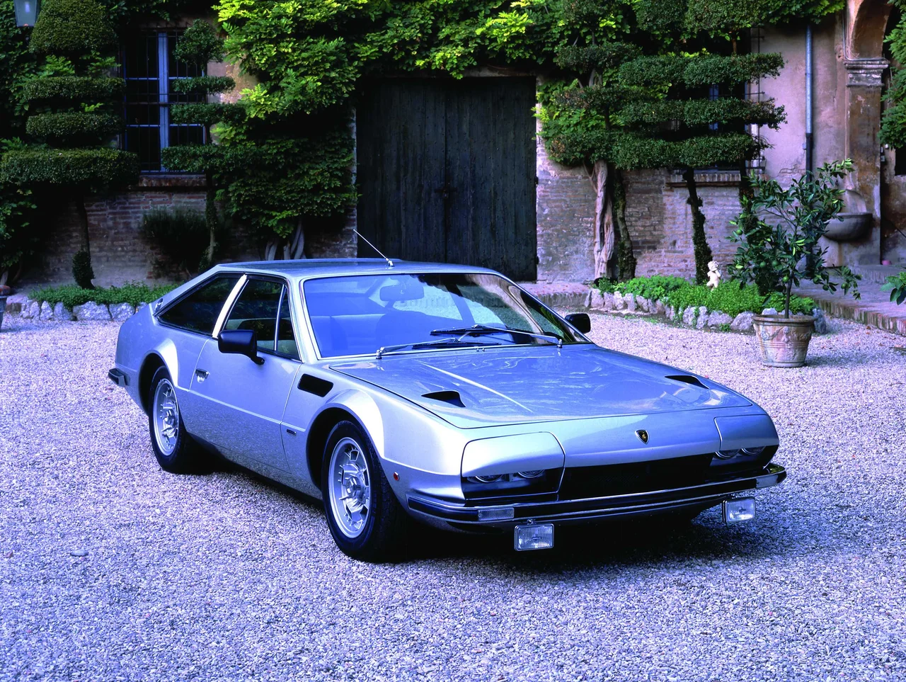 Exterior 5