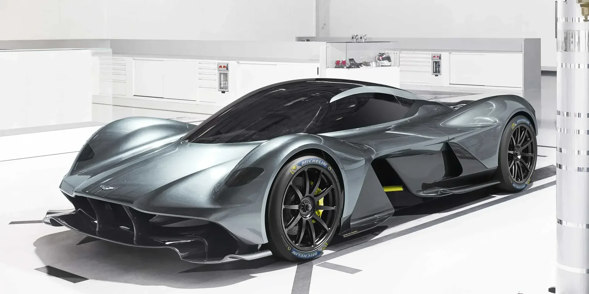 2016 Aston Martin AM-RB 001 photo 1
