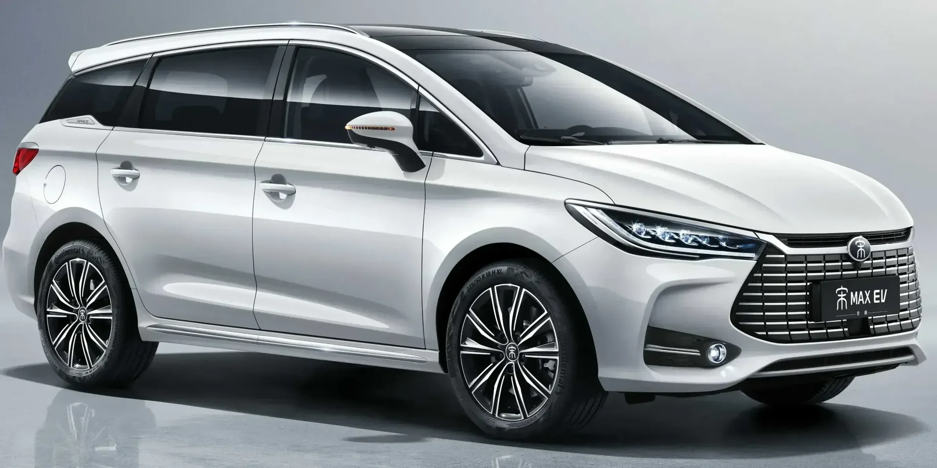 2019 BYD Song Max EV photo 1