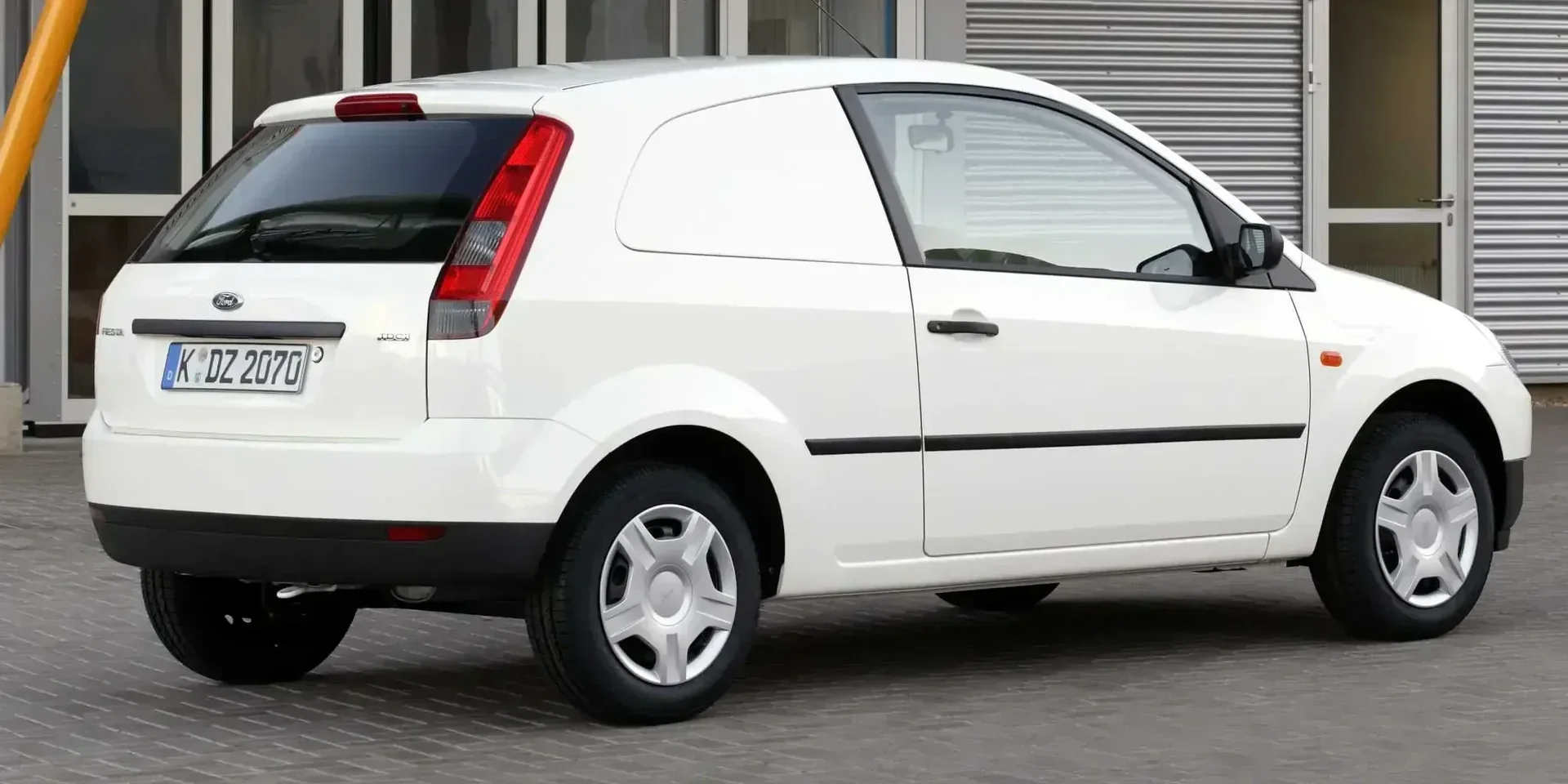 2002 Ford Fiesta photo 1
