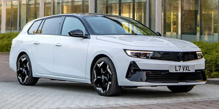 2022 Vauxhall 2022-vauxhall-astra-sports-tourer-gse main image