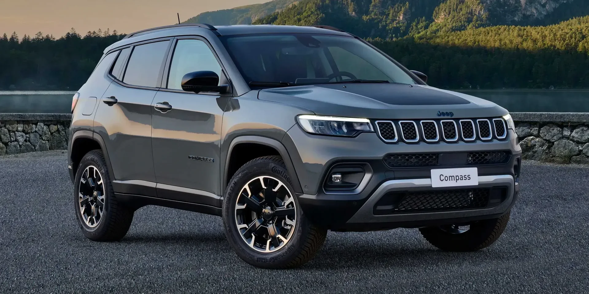 2025 Jeep Compass photo 1