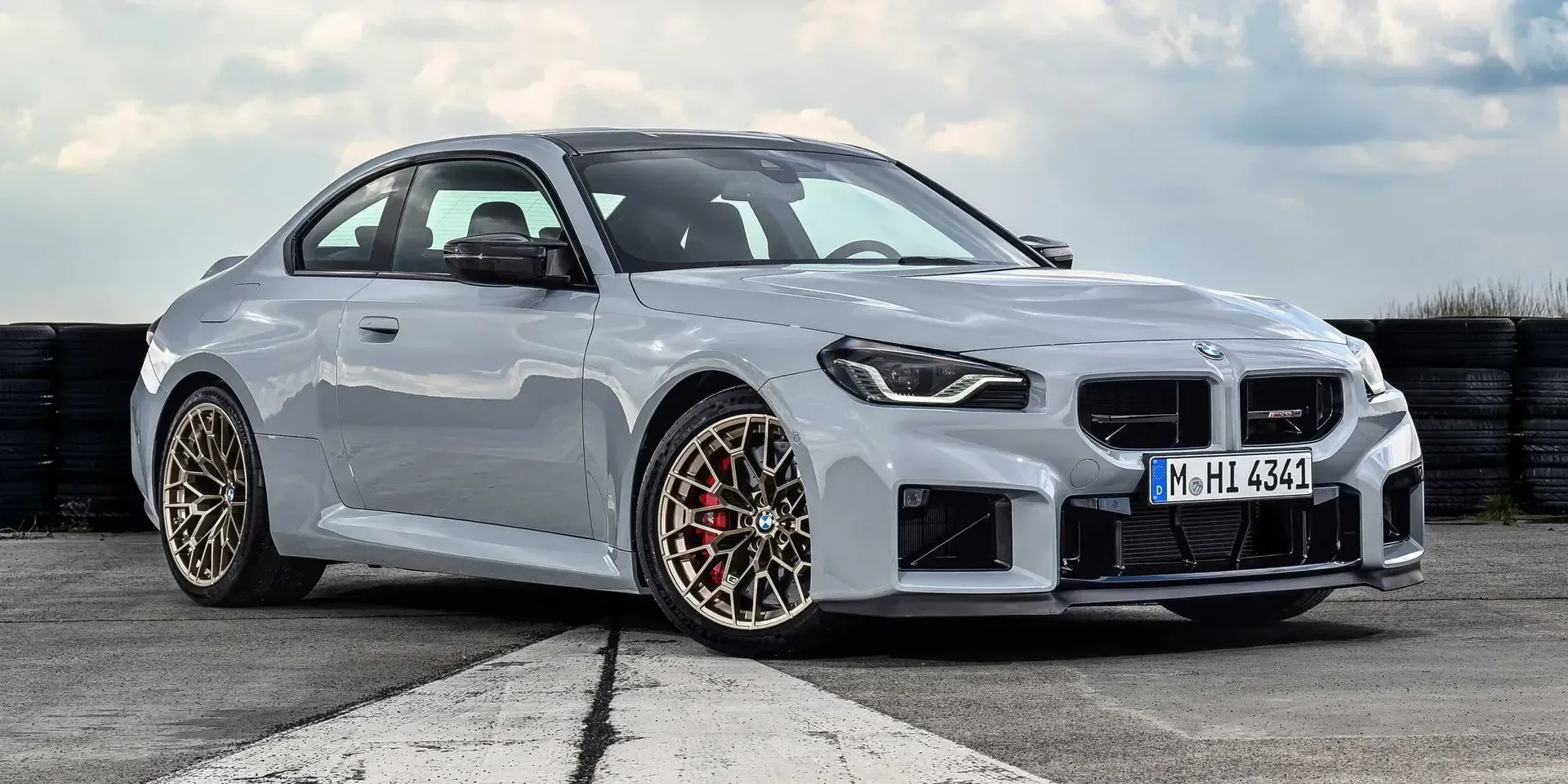 2025 BMW 2 Series M2 CS photo 1