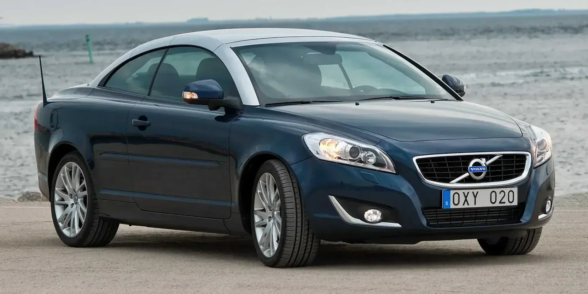 2010 Volvo C70 photo 1