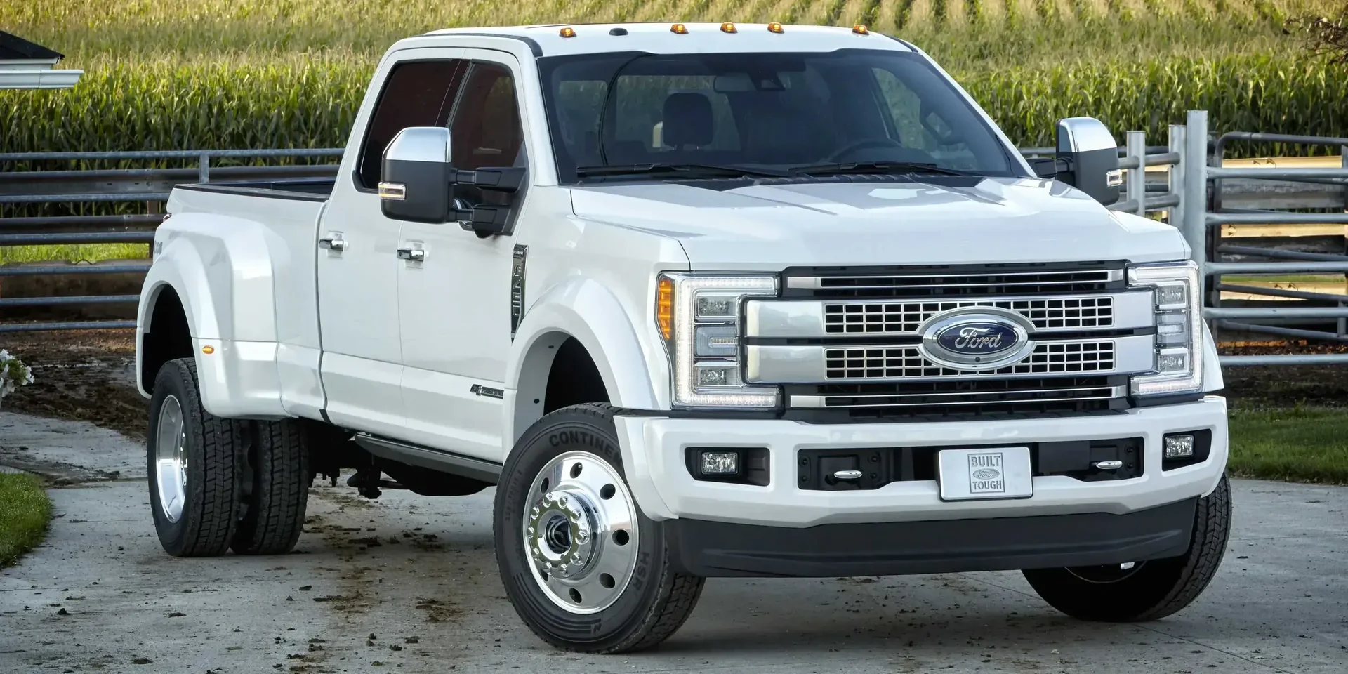 2017 Ford Super Duty F-450 photo 1