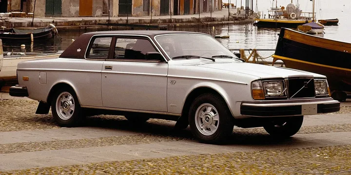 1977 Volvo 1977-volvo-260 main image