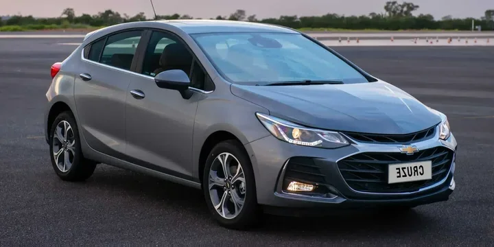 2020 Chevrolet 2020-chevrolet-cruze-hatchback-hatchback-14-t-e85-hydra-matic-153hp-2020-6-speed main image