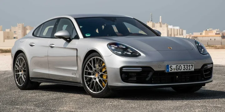 2019 Porsche 2019-porsche-panamera-gts main image
