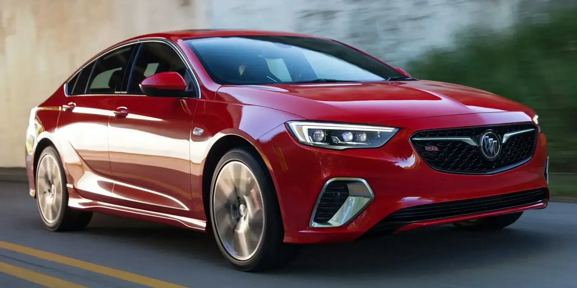 2018 Buick Regal GS photo 1