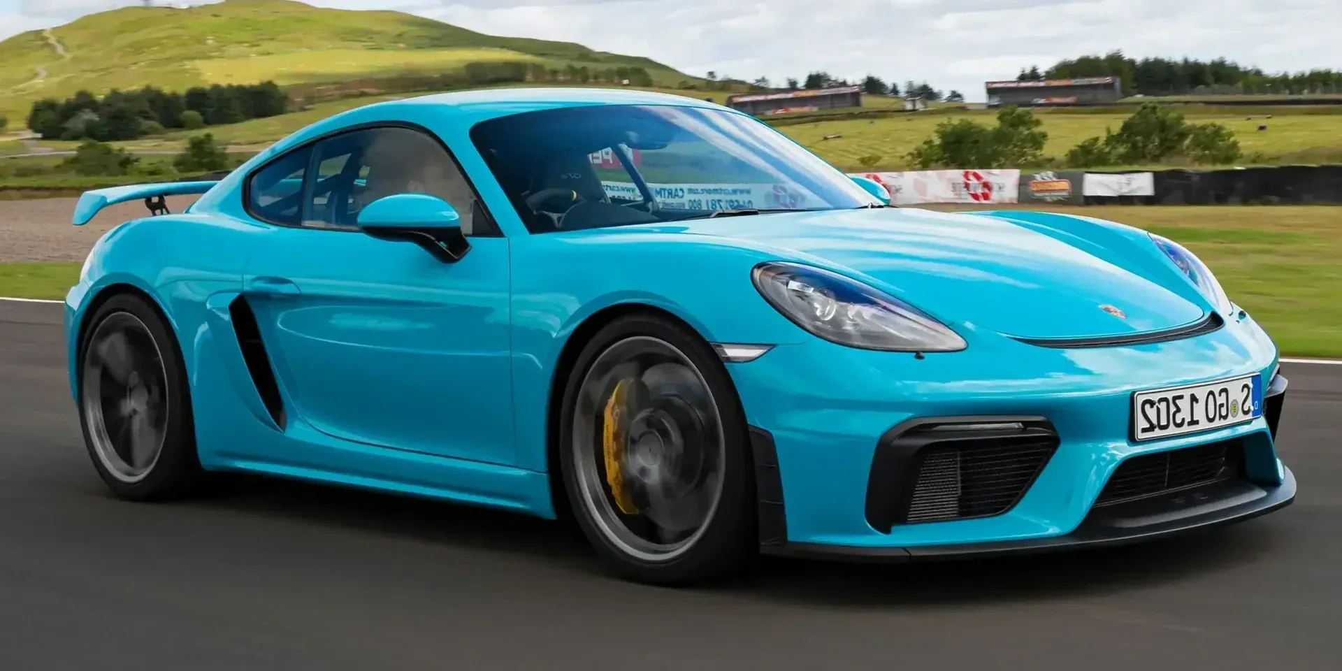 2020 Porsche 718 Cayman GT4 photo 1
