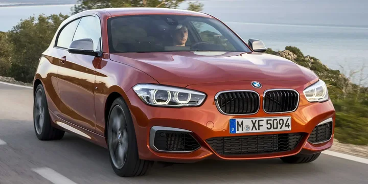 2015 BMW 2015-bmw-1-series-m135i-3-door main image