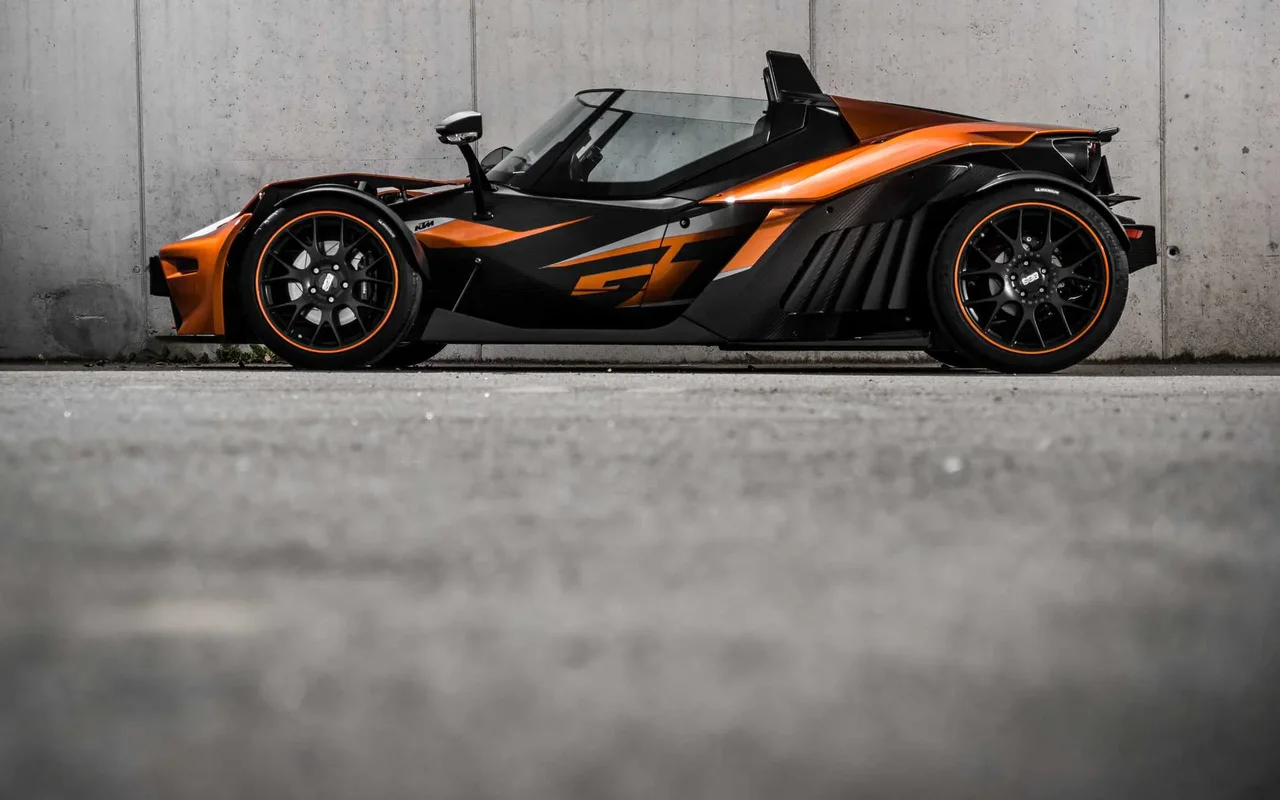 Exterior 2