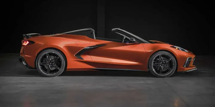 2020 Chevrolet 2020-chevrolet-corvette-convertible-convertible-stingray-convertible-dct-8-speed-502ps main image