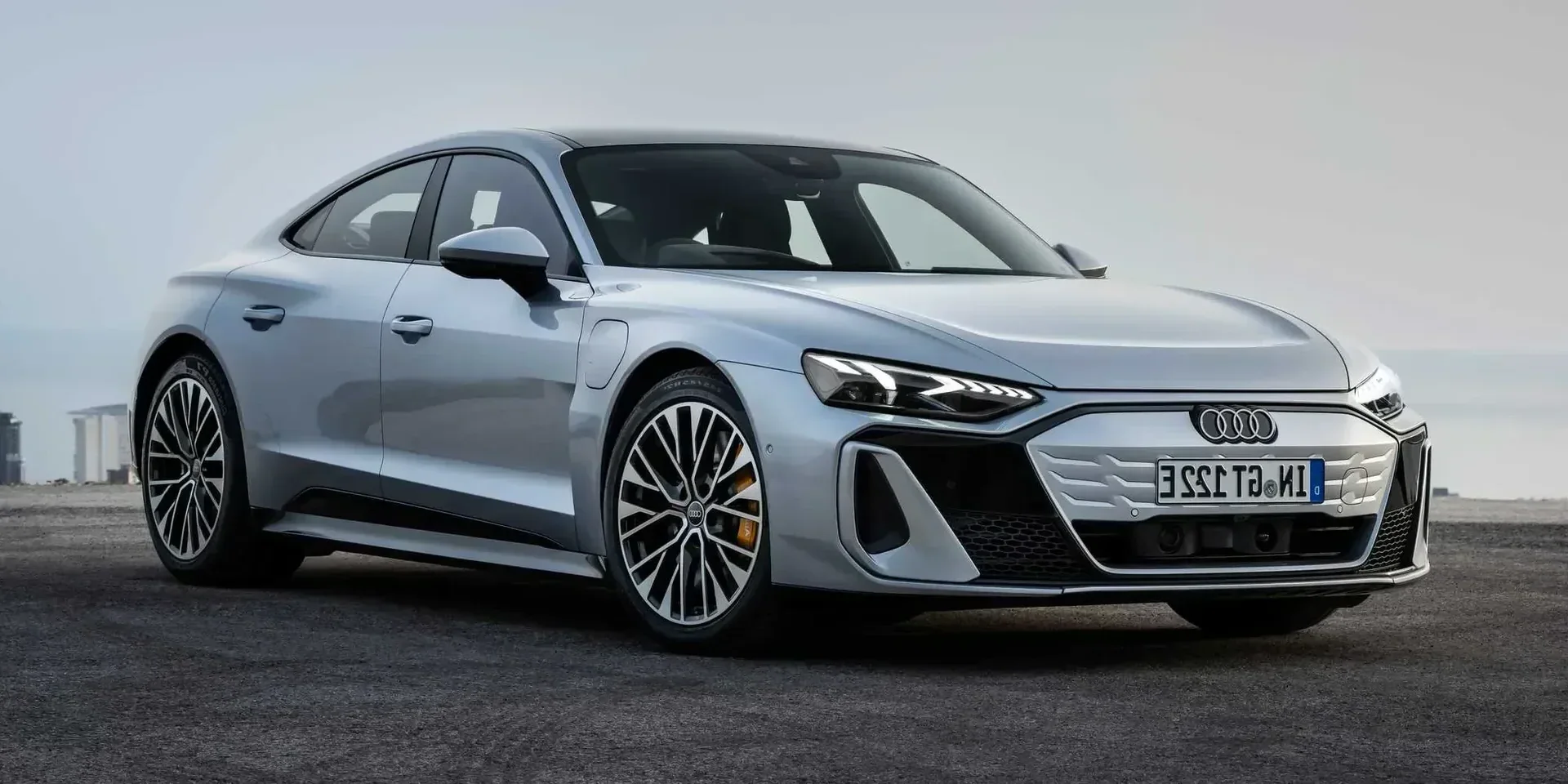 2025 Audi e-tron S photo 1