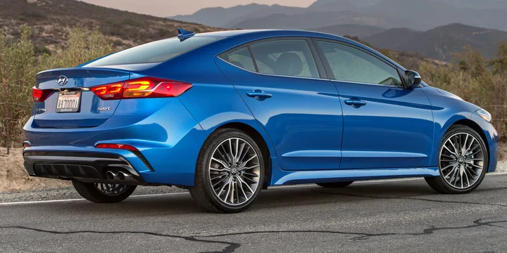 2016 Hyundai Elantra exterior main image