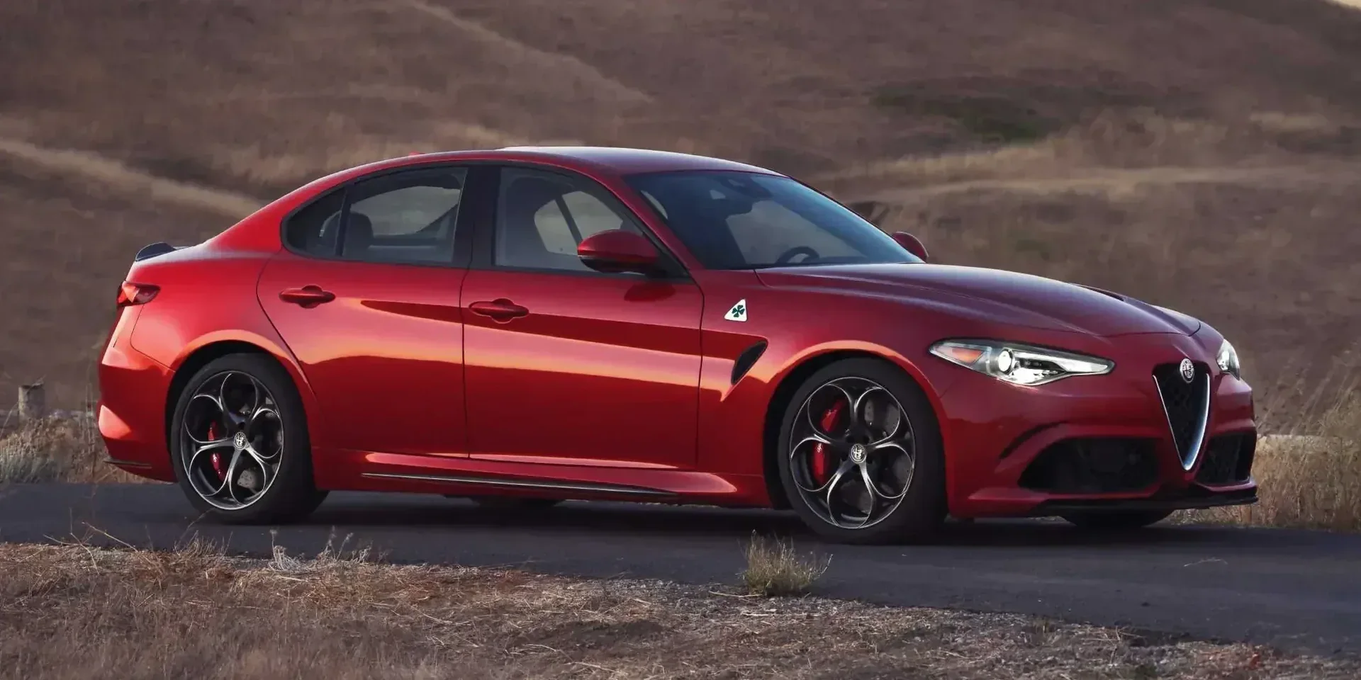 2016 Alfa Romeo Giulia Quadrifoglio photo 1