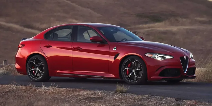 2016 Alfa Romeo 2016-alfa-romeo-giulia-quadrifoglio main image