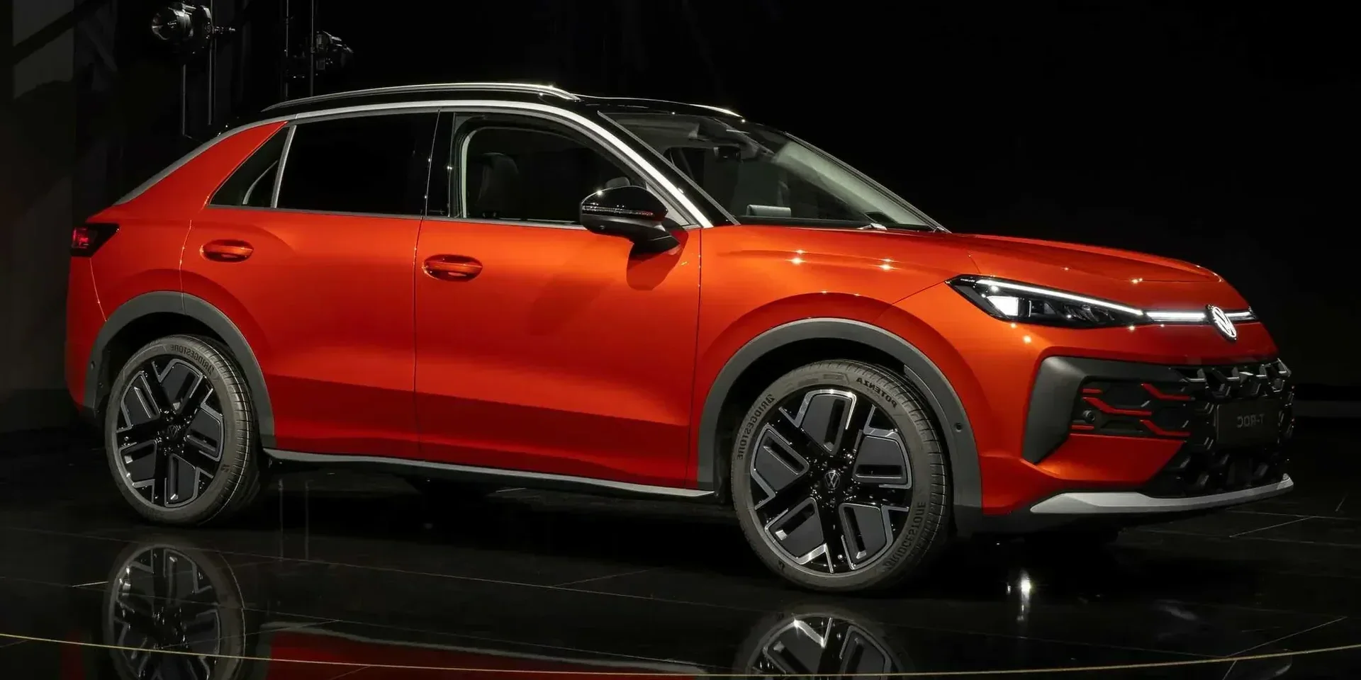 2026 Volkswagen T-Roc photo 1
