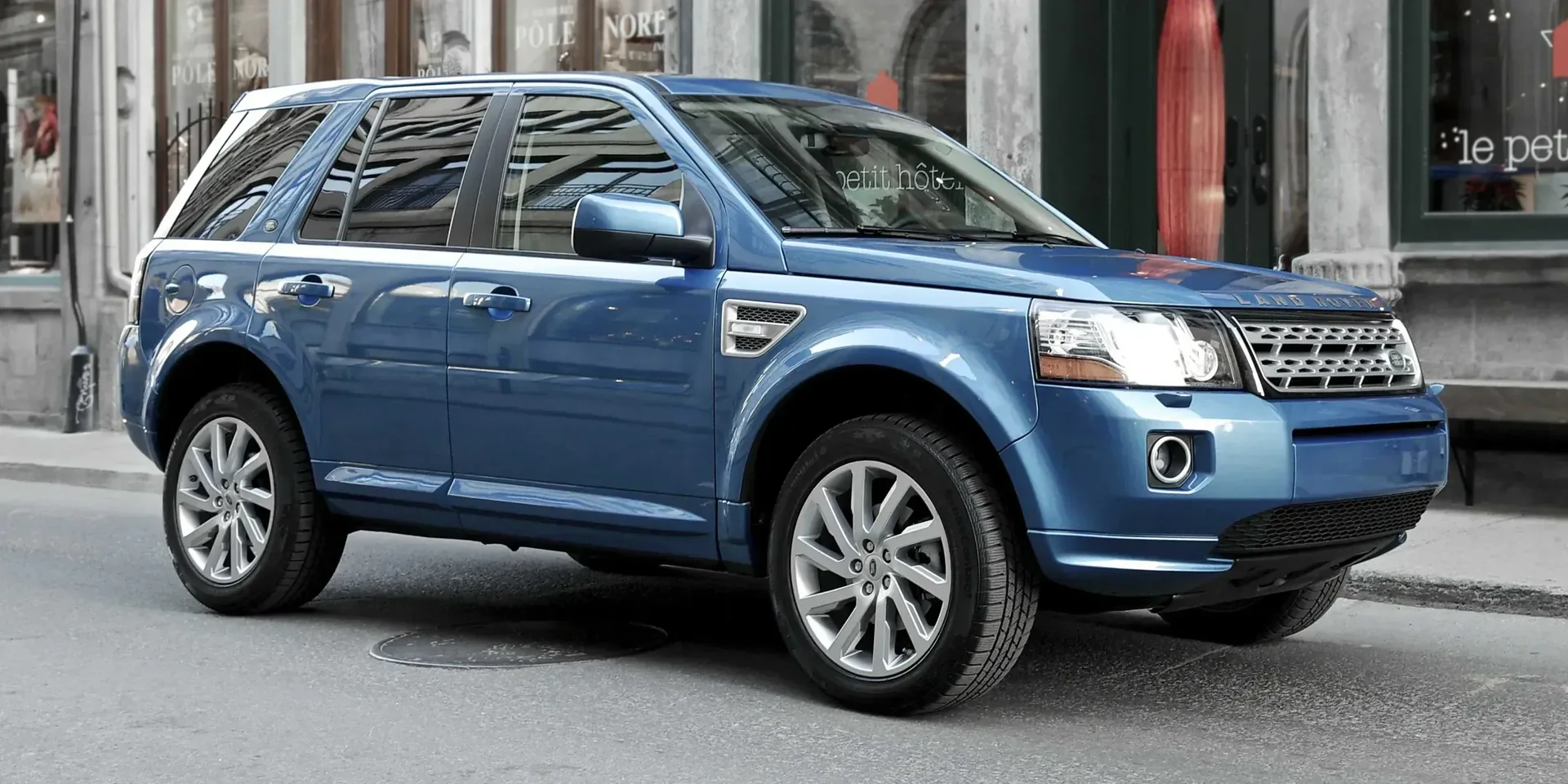 2014 Land Rover Freelander photo 1