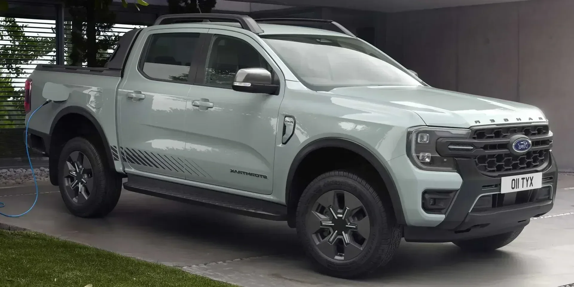 2025 Ford Ranger PHEV photo 1