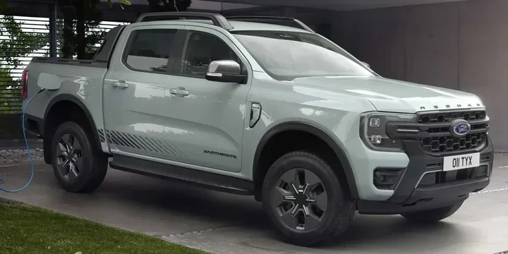 2025 Ford 2025-ford-ranger-phev-selectshift-10-speed main image
