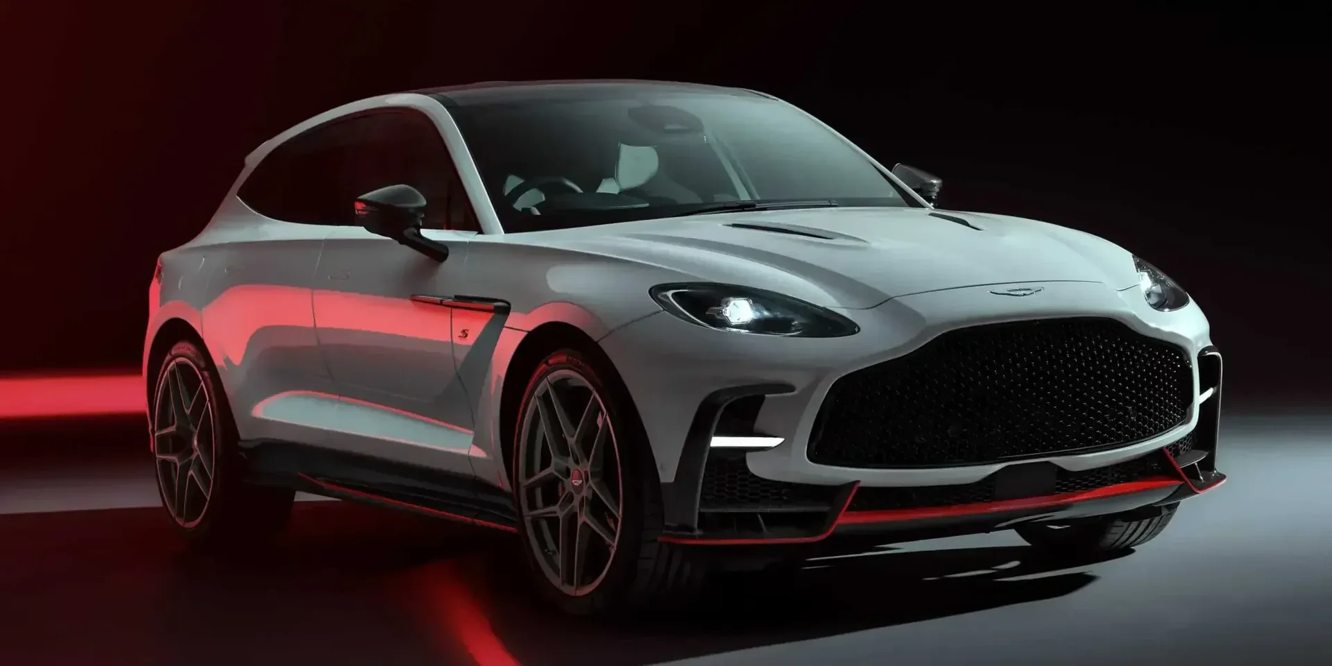 2025 Aston Martin DBX photo 1