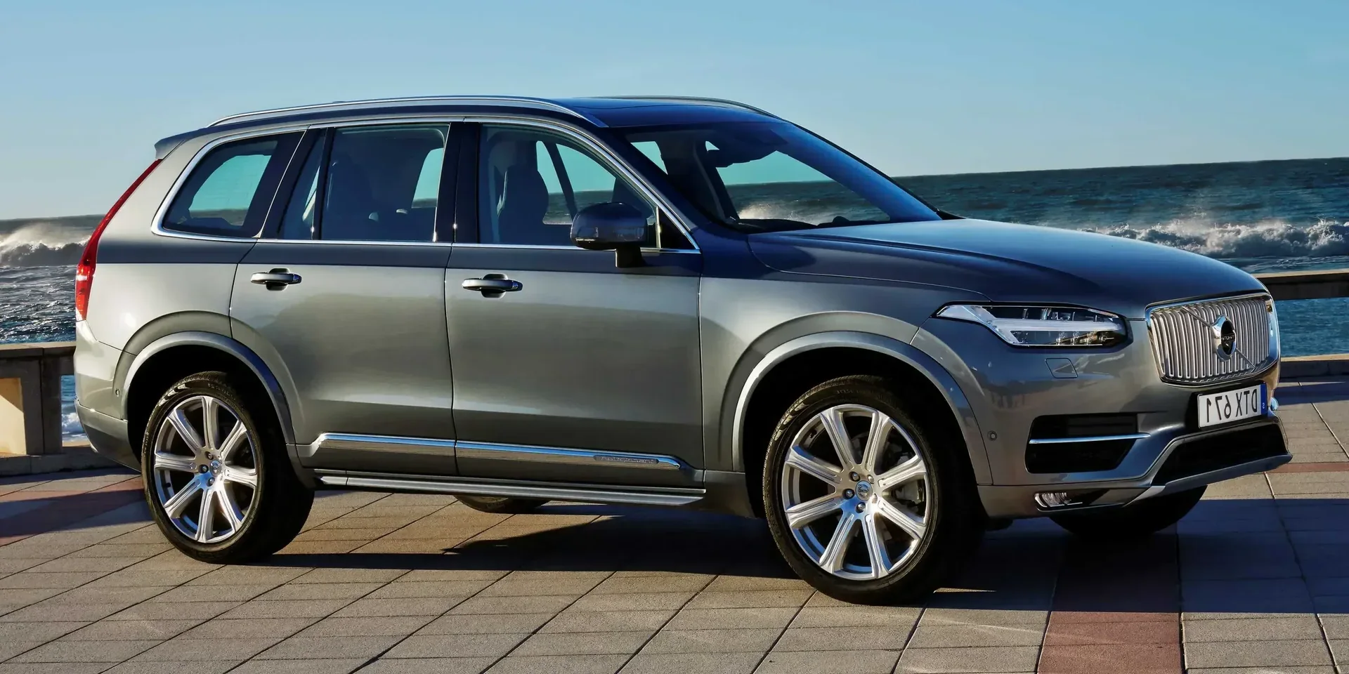 2022 Volvo XC90 photo 1