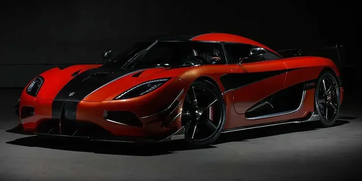 2015 Koenigsegg 2015-koenigsegg-agera-one-of-1 main image