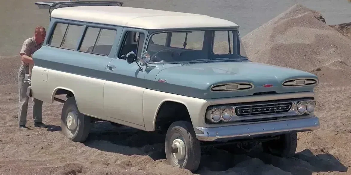 1961 Chevrolet C/K-Series Apache K10 photo 1