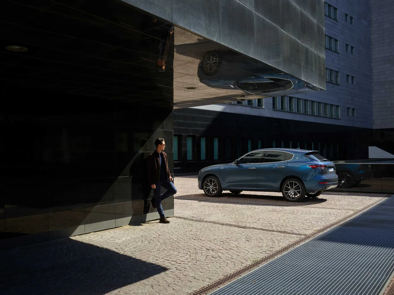 Exterior 3