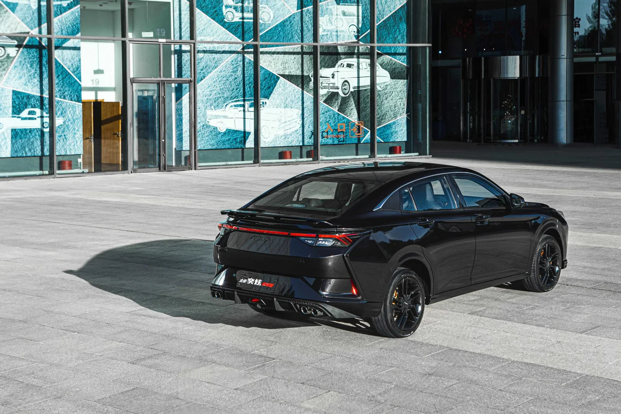 Exterior 4
