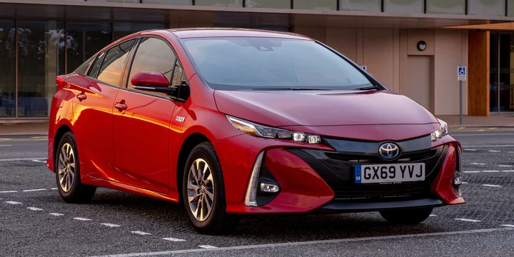 2019 Toyota Prius front three-quarter view