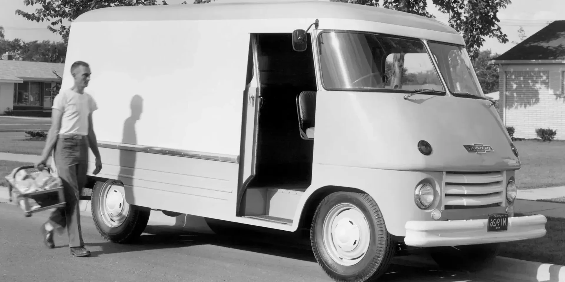 1958 Chevrolet Task Force Apache 34/35 Forward Control photo 1