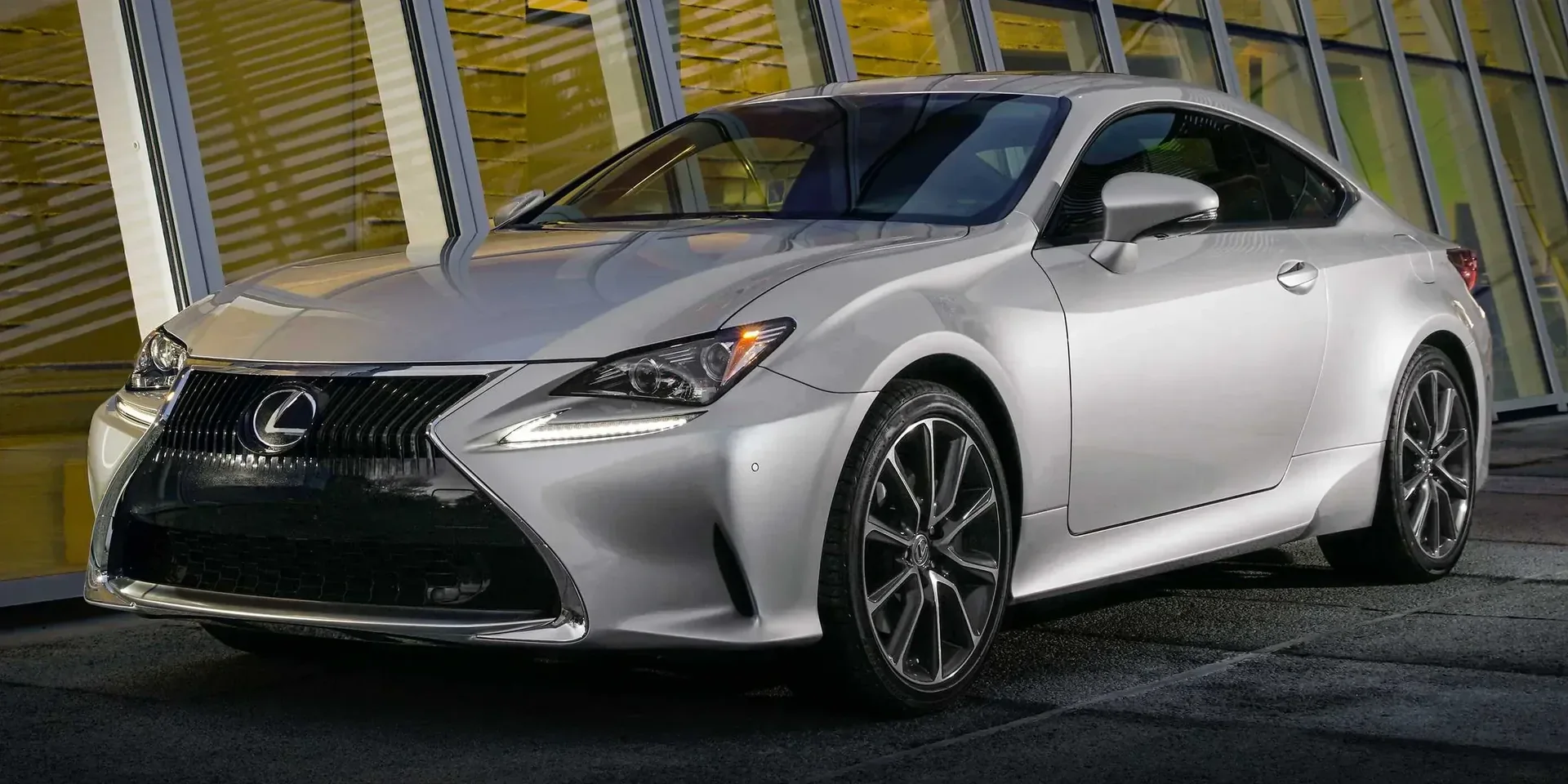 2016 Lexus RC photo 1