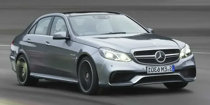 2014 Mercedes-Benz 2014-mercedes-benz-e-class-e-63-amg-s-4matic-amg-speedshift-mct-7-speed main image