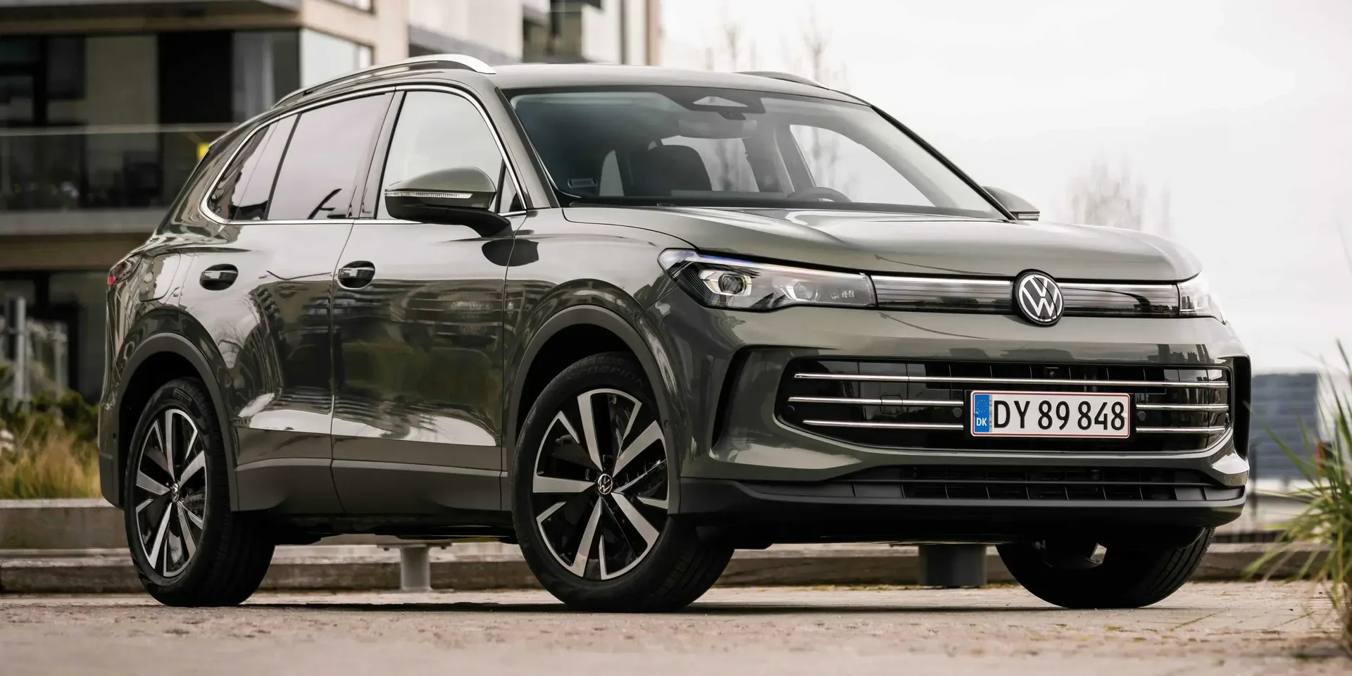 2026 Volkswagen Tiguan photo 1