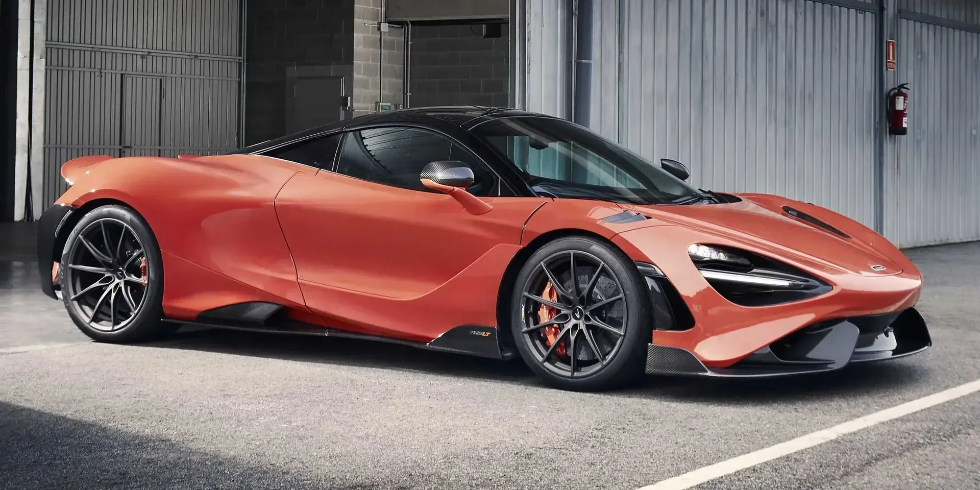 2017 McLaren 720S photo 1