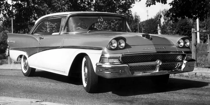 1958 Ford 1958-ford-fairlane-sedan-2-door-hardtop-club-victoria-54-v8-269ps main image