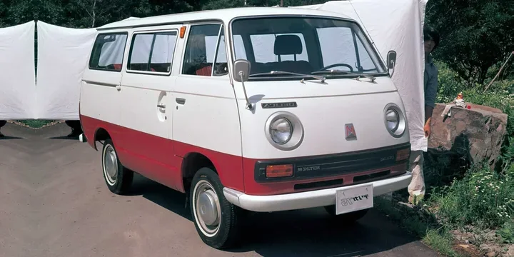 1971 Mitsubishi 1971-mitsubishi-delica-75-coach main image